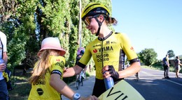 Viktória Chladoňová sa teší z triumfu na MSR a ČR v Bánovciach nad Bebravou 2025.