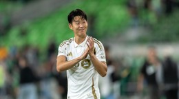 Útočník Los Angeles FC Son Heung-Min oslavuje víťazstvo nad Austin FC počas kola play-off Západnej konferencie MLS.