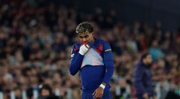 Hráč Barcelony Lamine Yamal.