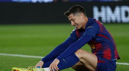 Poľský futbalista Robert Lewandowski v drese Barcelony.