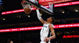 Victor Wembanyama v zápase proti Atlante.