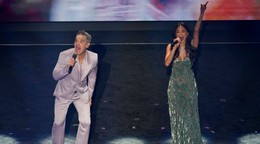 Robbie Williams a Nicole Scherzingerová.