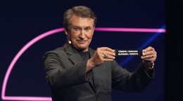 Wayne Gretzky počas žrebu MS 2026.