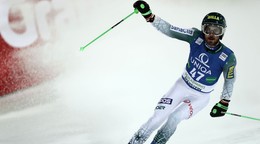 Slovák Andreas Žampa sa teší v cieli 2. kola nočného obrovského slalomu Svetového pohára alpských lyžiarov v rakúskom Schladmingu