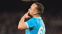 Stanislav Lobotka oslavuje gól.