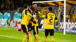 Dortmund oslavuje gól. 