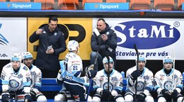 Na snímke lavička Nitry počas zápasu.