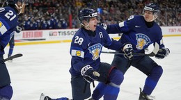 Heikki Ruohonen (28) oslavuje gól do siete USA.