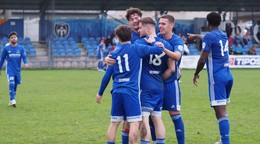 V Beluši (1:1) bol autorom otváracieho gólu Peter Vavruš (18), ktorý prišiel do Častkoviec za bratom Damiánom Vavrušom.