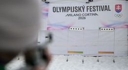 Na snímke chlapec strieľa na terče počas Olympijského festivalu v lyžiarskom stredisku Jasná v Demänovskej Doline.