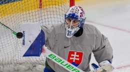 Samuel Hlavaj počas tréningu slovenskej hokejovej reprezentácie.