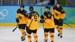Na snímke sprava  Lukas Reichel, Moritz Müller,Leon Gawanke (všetci Nemecko) sa tešia z gólu.