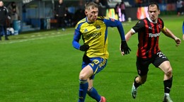 Zľava Hugo Ahl (Michalovce) a Martin Mikovič (Trnava)