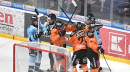 Šarvátka počas zápasu 49. kola hokejovej Tipsport ligy HC Košice - HK Nitra.