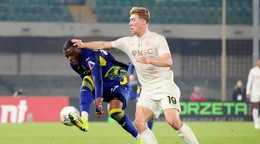 Momentka zo zápasu Verona - Neapol.