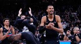 Victor Wembanyama v zápase proti Sacramentu.