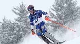 Grécky lyžiar AJ Ginnis