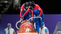 Slovenské bobistky Viktória Čerňanská a Lucia Mokrášová počas tretej jazdy v súťaži dvojbov žien.