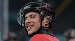 Sidney Crosby počas prvého tréningu na ľade v Miláne. 