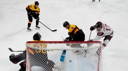 Fotka zo zápasu Nemecko - Lotyšsko na ZOH 2026.