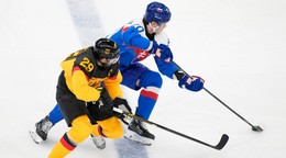 Juraj Slafkovský a Leon Draisaitl. 