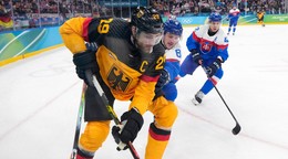 Leon Draisaitl a Oliver Okuliar vo štvrťfinálovom zápase Slovensko - Nemecko na ZOH 2026.