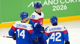 Momentka zo zápasu na ZOH 2026.