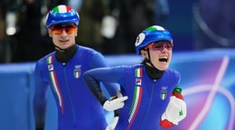 Taliani oslavujú zlato.