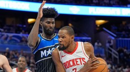 Kevin Durant a Jonathan Isaac.