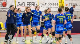 Na snímke hádzanárky Michaloviec.