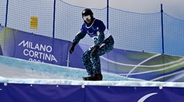 Na snímke slovenský reprezentant v parasnouborde Adam Krupa v druhej jazde pretekov banked slalom.