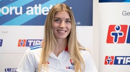 Emma Zapletalová počas tlačovej konferencie vpred odchodom na. halové majstrovstvá sveta v atletike.