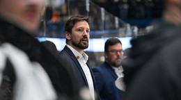 Na snímke tréner Michaloviec Erik Čaládi počas siedmeho zápasu štvrťfinále play-off.