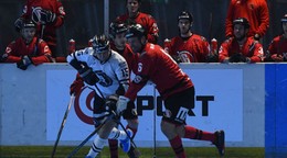 Momentka z hokejbalu LG Bratislava - Ružinov.