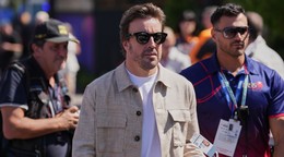 Španielsky pretekár F1 Fernando Alonso pred štartom sezóny 2026.