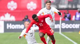 Richie Laryea a Jon Dagur Thorsteinsson.