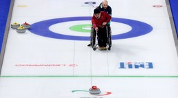 Úvod paralympijského turnaja v curlingu vozíčkarov.