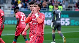 Sebastiano Esposito oslavuje gól proti Comu.