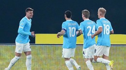 Lazio oslavuje gól. 