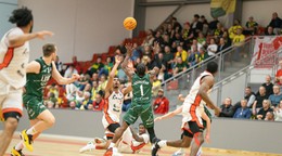 Momentka zo zápasu Komárno - Levice.