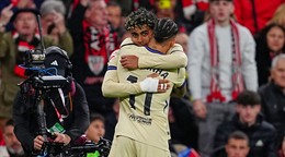 Lamine Yamal a Raphinha sa tešia z gólu proti Bilbau.