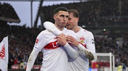 Hráči Stuttgartu sa tešia z gólu.