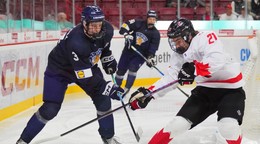 Momentka zo zápasu Fínsko - Kanada.