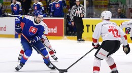 Na snímke zľava Jakub Meliško (Slovensko) a Diminik Egli (Švajčiarsko) v prípravnom zápase.