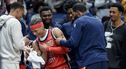 Jeremiah Fears so spoluhráčmi.