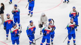 Slovenskí hokejisti sa tešia z víťazstva po zápase základnej B-skupiny Slovensko - Nórsko na MS v hokeji 2026.