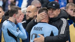 Guram Kašia, Róbert Mak a tréner Slovana Vladimír Weiss st. po záverečnom zápase 10. kola nadstavbovej časti Niké ligy - skupina o titul ŠK Slovan Bratislava - MFK Zemplín Michalovce.