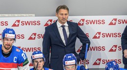 Tréner Vladimír Országh počas MS v hokeji 2026.