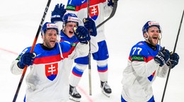 Sprava Martin Faško-Rudáš, Luka Radivojevič a Mislav Rosandič sa tešia z výhry nad Dánskom.