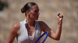 Ukrajinská tenistka Marta Kosťuková oslavuje postup.